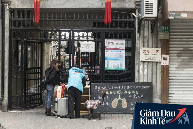 Hành trình gian nan quay lại làm việc của lao động Trung Quốc sau dịch: Cách ly mà không được báo trước, xếp hạng, chứng nhận sức khoẻ bằng mã QR, phải có giấy phép ra vào thành phố  - Ảnh 1.