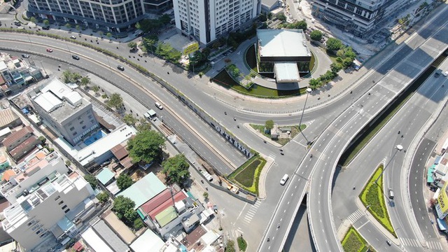 Con đường dài hơn 3km gánh cả rừng chung cư ở Sài Gòn - Ảnh 24.
