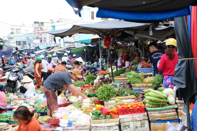 Chợ lớn nhất Phú Quốc nhộn nhịp sau giãn cách xã hội - Ảnh 15.