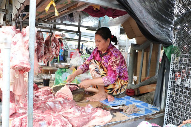Chợ lớn nhất Phú Quốc nhộn nhịp sau giãn cách xã hội - Ảnh 16.