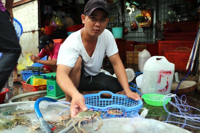 Chợ lớn nhất Phú Quốc nhộn nhịp sau giãn cách xã hội - Ảnh 8.