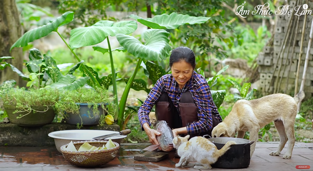 Kênh YouTube Ẩm thực mẹ làm của bà mẹ nông dân người Việt được chính YouTube giới thiệu với cộng đồng quốc tế  - Ảnh 4.