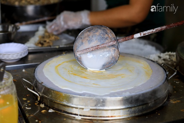 Bánh cuốn - món ăn lạ mà quen, càng nắng nóng càng được ưa chuộng tại Sài Gòn - Ảnh 7.