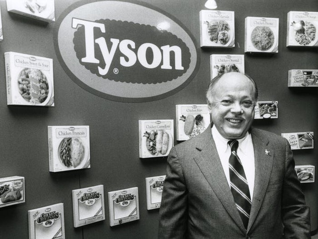 Gia tộc tỷ phú đứng sau Tyson Foods - một trong ba đế chế sản xuất thịt lớn nhất thế giới - Ảnh 8.