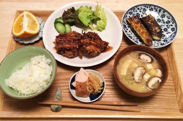 Người Nhật chuẩn bị phần ăn 1 món súp, 3 món phụ, đằng sau đó là ẩn ý đáng học hỏi: Vừa đủ để cân bằng, vừa đủ để khỏe mạnh - Ảnh 1.