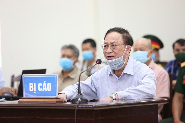 Cựu thứ trưởng Nguyễn Văn Hiến bị phạt 4 năm tù giam - Ảnh 2.