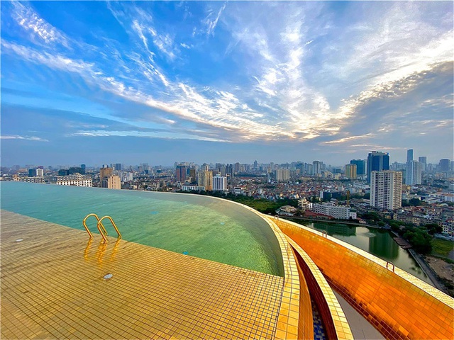 Cận cảnh căn hộ ở Hà Nội được dát vàng, giá siêu đắt 150 triệu đồng/m2 - Ảnh 9.