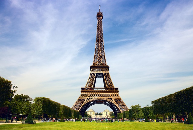 Tháp Eiffel nổi tiếng thế giới thì ai cũng biết nhưng trên đỉnh tòa tháp này còn ẩn chứa một bí mật bất ngờ và vô cùng đặc biệt - Ảnh 2.