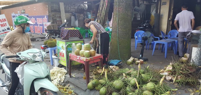 Kinh doanh giải khát ở vỉa hè Hà Nội ”hốt bạc” mùa nắng nóng - Ảnh 6.