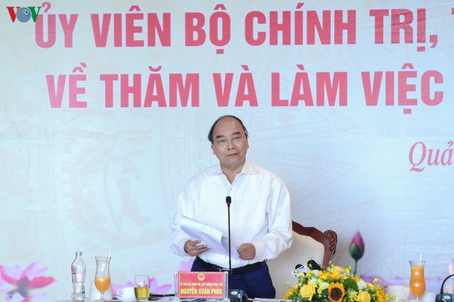 Ảnh: Thủ tướng làm việc tại Quảng Ninh và trò chuyện với công nhân mỏ - Ảnh 4.