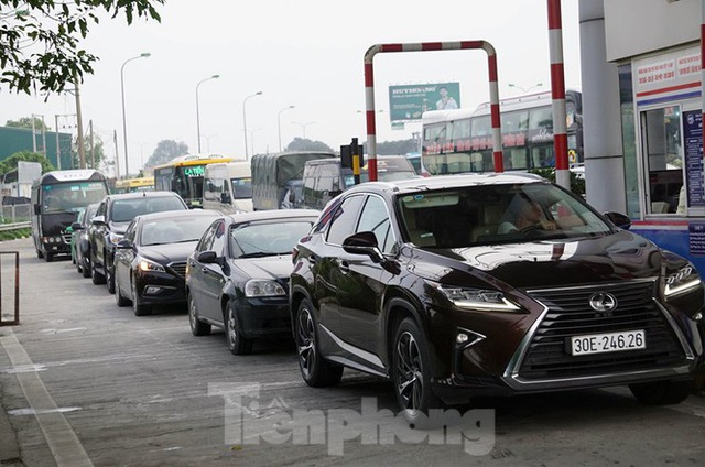 Cao tốc Pháp Vân tê liệt sau kỳ nghỉ lễ dài ngày - Ảnh 3. Cao tốc Pháp Vân tê liệt sau kỳ nghỉ lễ dài ngày - Ảnh 3.