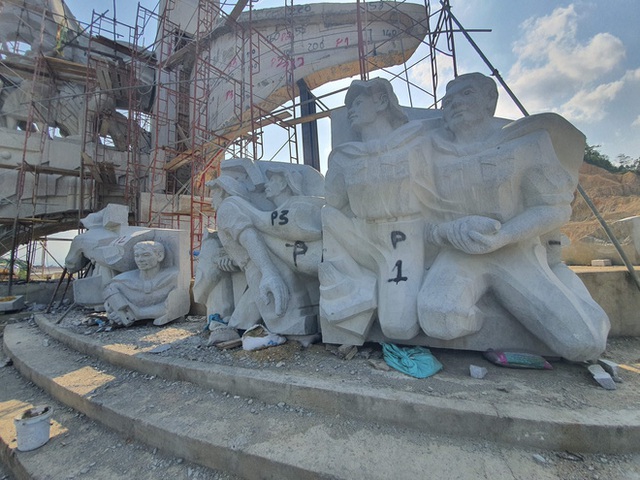  Cận cảnh tượng đài 14 tỉ đồng ở huyện nghèo miền núi Quảng Nam - Ảnh 5.