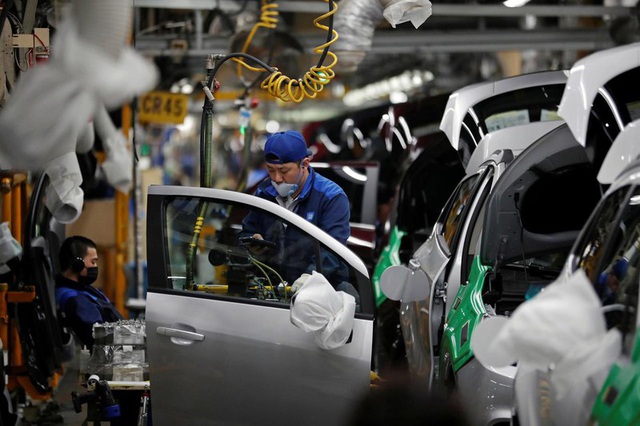 Các nhà sản xuất ô tô Hàn Quốc cắt giảm sản lượng do nguồn xuất khẩu hạn chế - Ảnh 1.