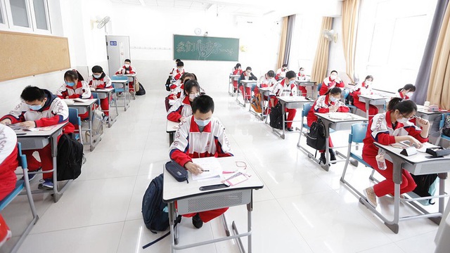 Hơn 500 trường PTTH ở Hồ Bắc (Trung Quốc) mở cửa trở lại - Ảnh 1.