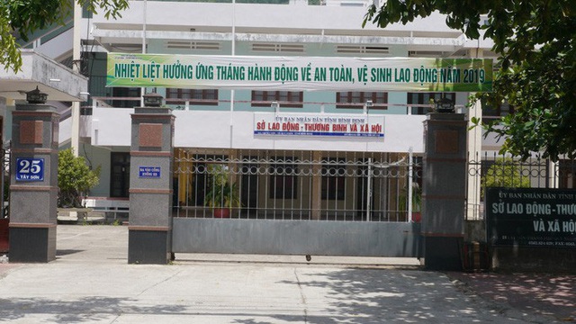  Buộc thôi việc vợ nguyên Phó Giám đốc Sở LĐ-TB-XH Bình Định vừa bị bắt  - Ảnh 1.