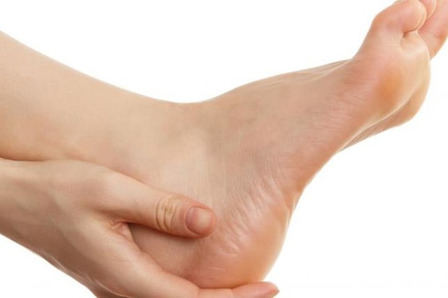 Đi khám vì bị đau gót chân, không ngờ phát hiện khối u máu: Bác sĩ cảnh báo 4 bệnh khác liên quan đến đau gót chân - Ảnh 3.