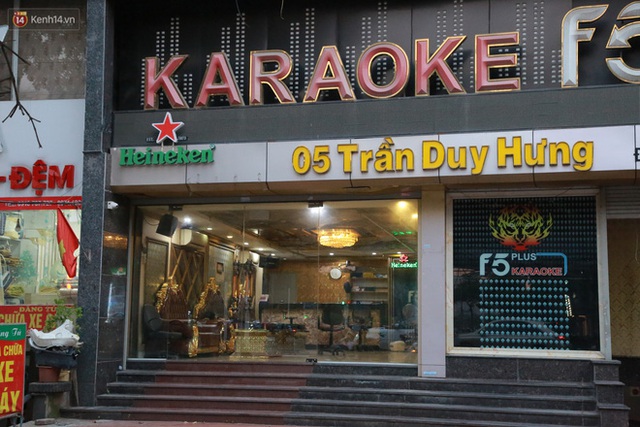 Sau lệnh của Thủ tướng nhiều quán karaoke ở Hà Nội và Sài Gòn nhộn nhịp mở cửa trở lại, nhiều quán vẫn đóng cửa im lìm - Ảnh 9.