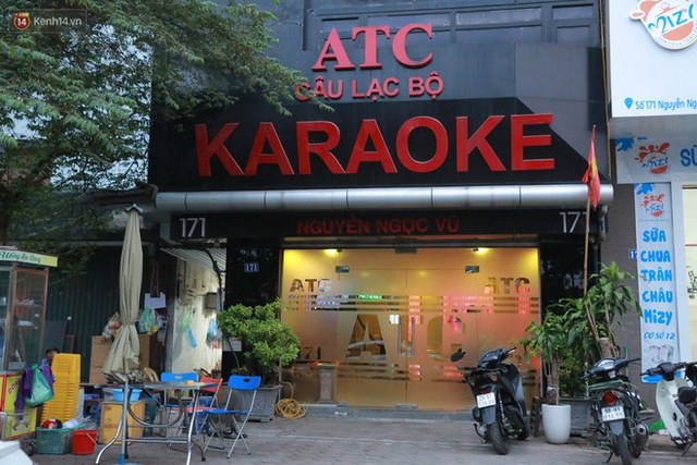 Sau lệnh của Thủ tướng nhiều quán karaoke ở Hà Nội và Sài Gòn nhộn nhịp mở cửa trở lại, nhiều quán vẫn đóng cửa im lìm - Ảnh 10.