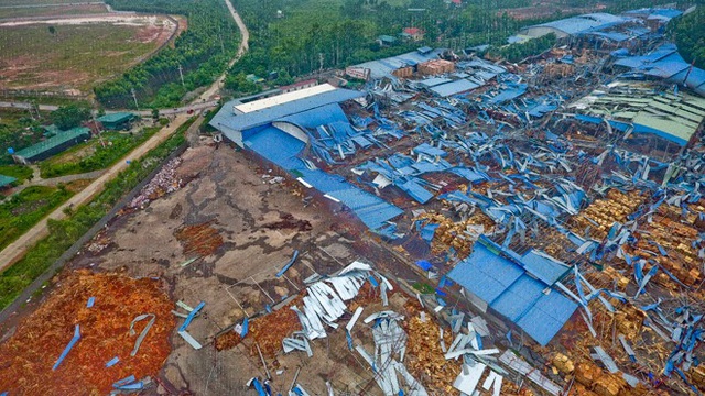  Danh tính 3 nạn nhân tử vong trong vụ lốc xoáy làm sập nhà xưởng hơn 2.000m2 ở Vĩnh Phúc - Ảnh 3.