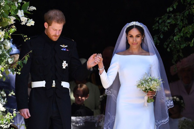 Tiết lộ mới gây sốc: Meghan Markle bắt đầu rạn nứt với gia đình nhà chồng chỉ 4 ngày sau hôn lễ cổ tích với nguyên nhân đặc biệt - Ảnh 1.