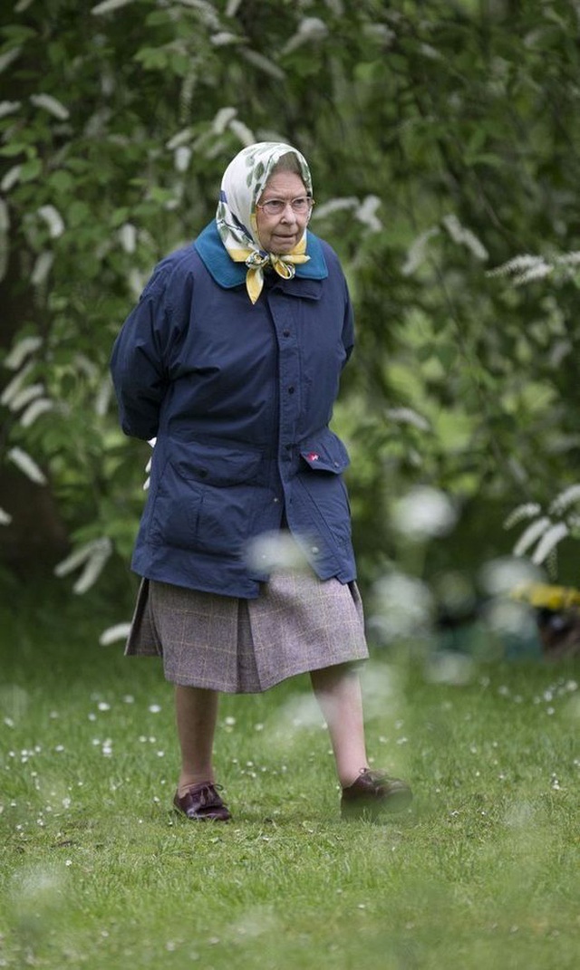 Thực đơn ăn kiêng và bí quyết giữ sức khỏe giá bình dân giúp Nữ hoàng Elizabeth II ở tuổi 94 vẫn trẻ trung, khỏe mạnh - Ảnh 8.