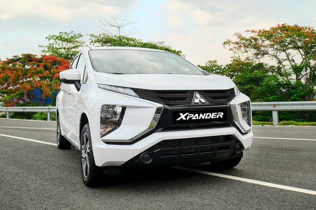 Mitsubishi Xpander 2020 thêm bản số sàn: Giá 555 triệu đồng, vẫn nhập nguyên chiếc, thêm áp lực cho Ertiga và XL7 - Ảnh 2.