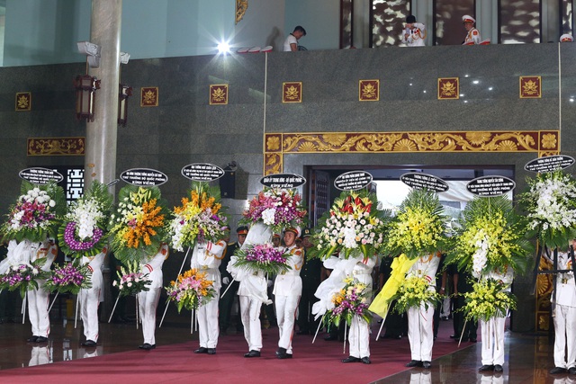  [Ảnh] Xúc động, nghiêm trang lễ tang người thầy của những nhà tình báo huyền thoại Trần Quốc Hương - Ảnh 2.