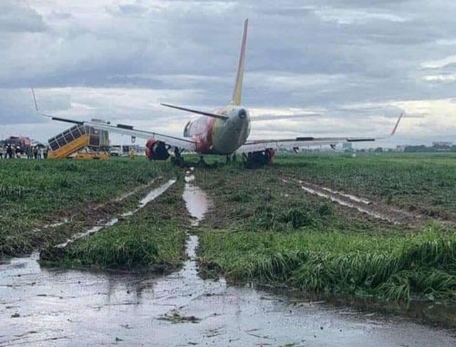  Bộ trưởng Nguyễn Văn Thể nói về nguyên nhân máy bay Vietjet trượt khỏi đường băng  - Ảnh 2.