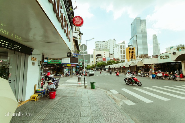 Hàng ốc xào kỳ lạ nhất Sài Gòn chỉ bán 1 món suốt 2 đời, giá tận 120k/lon ốc toàn nhà giàu hay giới sành ăn mới dám mua ship thẳng luôn sang Mỹ - Ảnh 13.