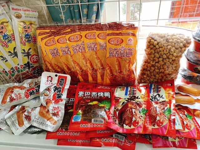 Rộ đồ ăn vặt nội địa Trung trên chợ mạng: Giá rẻ không thiếu thứ gì từ bánh kẹo, nước uống cho tới các loại thịt ăn liền - Ảnh 10.