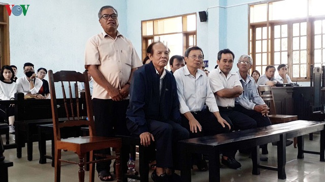 9 cán bộ y tế Gia Lai lãnh án vì sai phạm trong đấu thầu thuốc  - Ảnh 1.