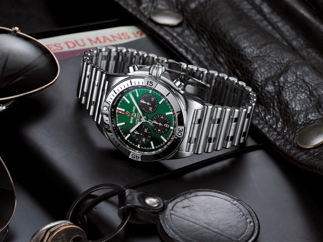 Chiêm ngưỡng mẫu đồng hồ 8.000 USD của Bentley và Breitling - Ảnh 2.