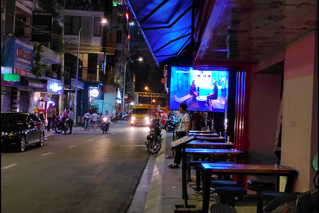 Nhiều điểm du lịch ở Sài Gòn vắng khách sau dịch COVID-19 - Ảnh 7.