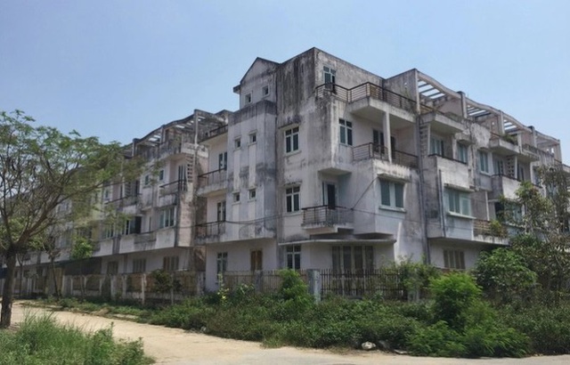 Cử tri đề nghị Hà Nội xử tình trạng lo xây nhà để bán, bỏ quên trường học - Ảnh 1.