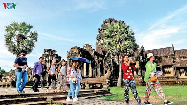 Covid-19 đẩy ngành du lịch Campuchia thụt lùi 5 năm - Ảnh 2.