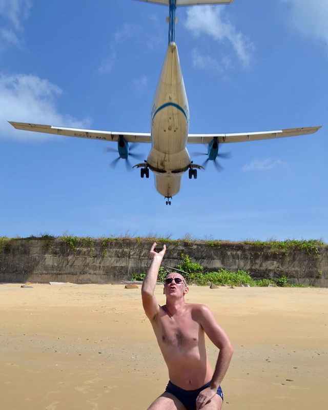Một sân bay ở Việt Nam khiến ai cũng “khiếp vía” khi lần đầu nhìn thấy: Phi cơ hạ cánh ngay cạnh nơi du khách... tắm biển? - Ảnh 15.