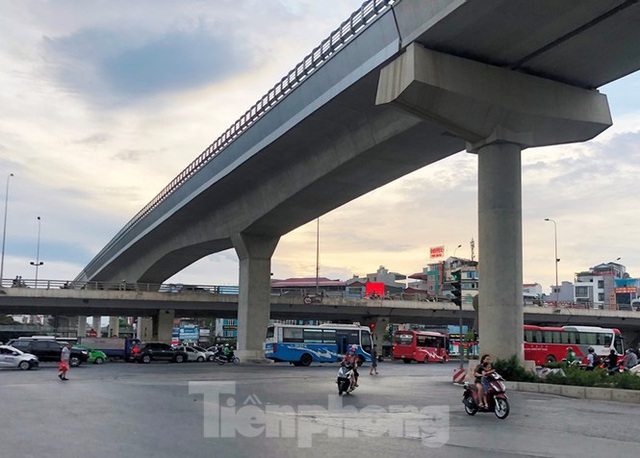 Cận cảnh đoạn metro Hà Nội vừa bị đòi bồi thường 19 triệu USD - Ảnh 10.