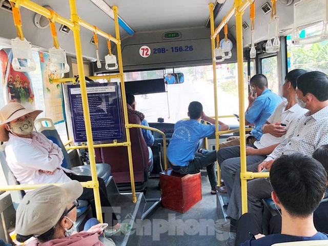 Cận cảnh tuyến xe buýt doanh nghiệp dọa dừng hoạt động ở Hà Nội - Ảnh 4.