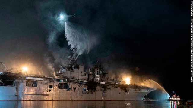 Đây là cách vụ cháy 4 ngày làm tổn hại Hạm đội Thái Bình Dương của Mỹ trong nhiều năm tới - Ảnh 1.
