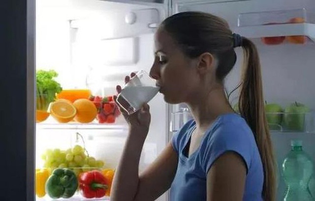 Tủ lạnh là nơi sinh sống của 2 họ vi khuẩn, để không bị ngộ độc thì đừng để thức ăn trong đó lâu hơn khoảng thời gian cho phép như sau - Ảnh 3.