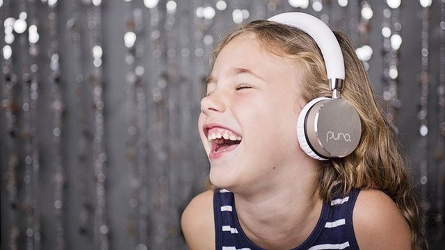 Mất thính giác ở trẻ em khi sử dụng tai nghe quá nhiều và cách phòng ngừa - Ảnh 1.