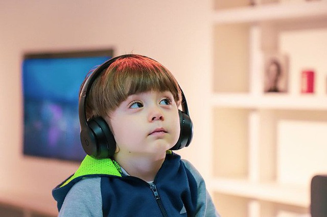 Mất thính giác ở trẻ em khi sử dụng tai nghe quá nhiều và cách phòng ngừa - Ảnh 3.