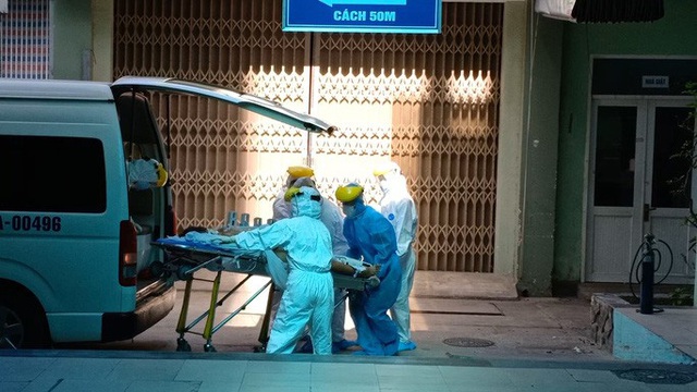  Con rể và cháu ngoại của bệnh nhân nghi mắc Covid-19 tại Đà Nẵng được đưa đi cách ly  - Ảnh 3.
