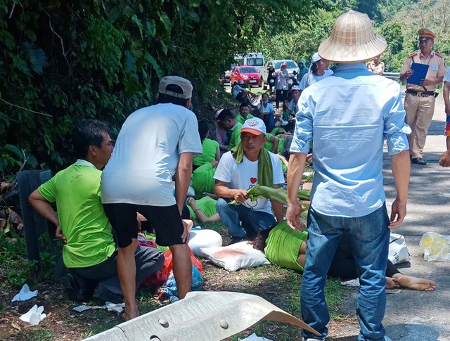  [Ảnh] Hiện trường vụ tai nạn khiến 9 người tử vong ở Quảng Bình, người tử vong, người bị thương nằm la liệt - Ảnh 4.