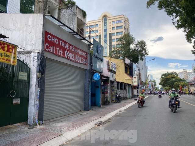 Nhà phố tiền tỷ thi nhau đóng cửa, treo biển cho thuê ở trung tâm Sài Gòn - Ảnh 19.