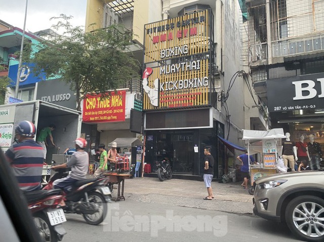 Nhà phố tiền tỷ thi nhau đóng cửa, treo biển cho thuê ở trung tâm Sài Gòn - Ảnh 10.