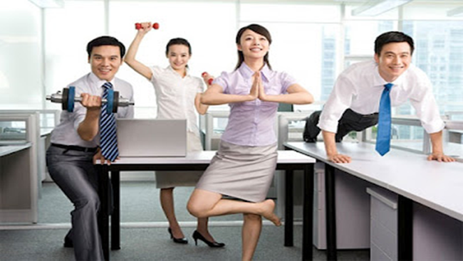 6 động tác đơn giản cực tốt cho dân văn phòng