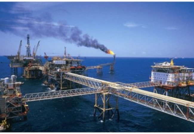 Xuất khẩu dầu thô sang Singapore tăng đột biến
