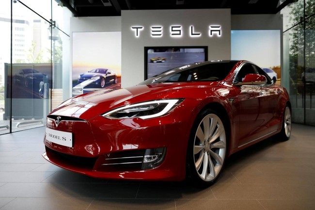 Tesla bỏ hơn 10 tỷ USD chưa thu về nổi 10 cent, vì sao thế giới vẫn lên cơn sốt xe điện?