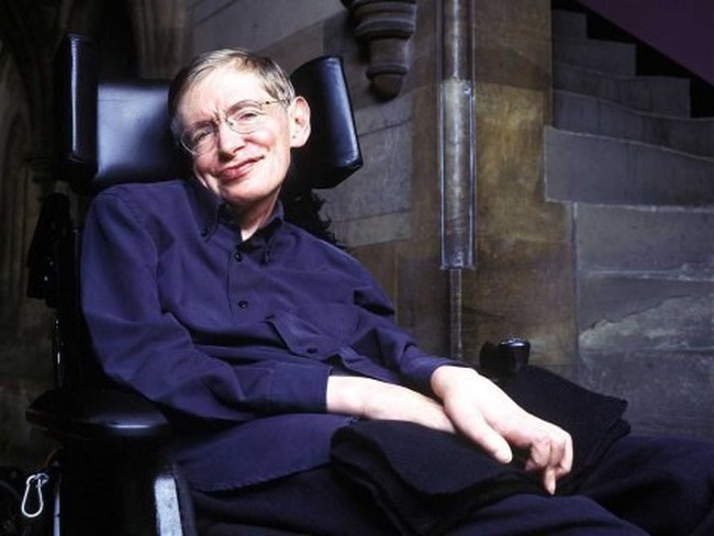 8 tuổi mới biết đọc, từng là sinh viên lười, điều gì khiến cố giáo sư Stephen Hawking nỗ lực làm nên điều kỳ diệu nhất cuộc đời?